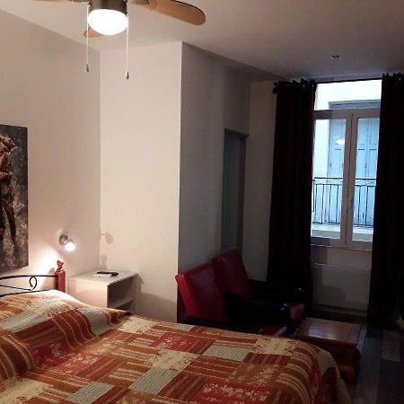La Re'Belle Bed & Breakfast เซเรต์ ภายนอก รูปภาพ